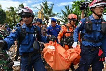 Tsunami in Indonesia, centinaia di vittime Tsunami in Indonesia, centinaia di vittime