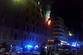 Roma, casa in fiamme al quartiere Flaminio Roma, casa in fiamme al quartiere Flaminio