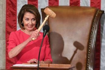 Congresso Usa, Nancy Pelosi arriva coi nipotini Congresso Usa, Nancy Pelosi arriva coi nipotini