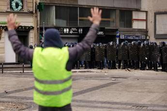 Di Maio e i gilet gialli, polemica in Ue Di Maio e i gilet gialli, polemica in Ue