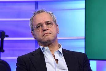 Incredibile, decreto fotocopia: il post di Mentana su Carige Incredibile, decreto fotocopia: il post di Mentana su Carige