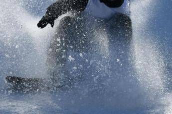 Snowboarder muore travolto da valanga Snowboarder muore travolto da valanga