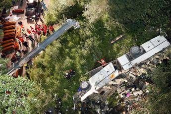 Strage del bus, assolto l'ad di Autostrade Rabbia dei parenti Strage del bus, assolto l'ad di Autostrade Rabbia dei parenti