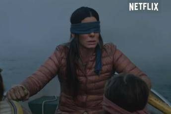Bird Box Challenge, la folle sfida ispirata al film Bird Box Challenge, la folle sfida ispirata al film
