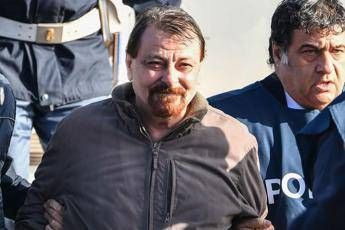 Così mi hanno consegnato agli italiani, il racconto di Battisti Così mi hanno consegnato agli italiani, il racconto di Battisti