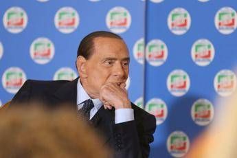Arresto genitori Renzi, Berlusconi: In Paese civile non accadrebbe Arresto genitori Renzi, Berlusconi: In Paese civile non accadrebbe