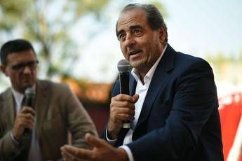 Di Pietro: Berlusconi? E' un caso umano Di Pietro: Berlusconi? E' un caso umano