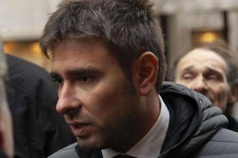 Di Battista: Mio padre ha lavoratore in nero, sono inc... /Video Di Battista: Mio padre ha lavoratore in nero, sono inc... /Video