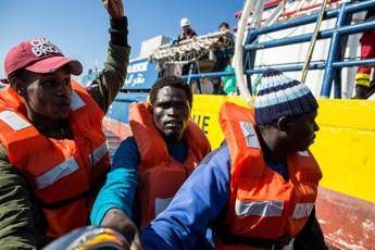 Migranti, sindaco Lampedusa a Conte: Serve nave quarantena Migranti, sindaco Lampedusa a Conte: Serve nave quarantena