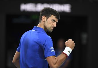 Australian Open, Djokovic batte Federer e vola in finale