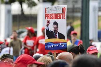 Venezuela: Maduro accetta di far svolgere elezioni legislative - JulieNews - 1 Venezuela: Maduro accetta di far svolgere elezioni legislative - JulieNews - 1