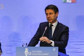 Diciotti, il premier: Mi assumo piena responsabilità Diciotti, il premier: Mi assumo piena responsabilità