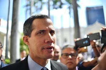 Venezuela, Maduro revoca carica presidente Parlamento a Guaidò Venezuela, Maduro revoca carica presidente Parlamento a Guaidò