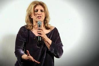 Iva Zanicchi: Su sbarchi Ue ci ha lasciati soli Iva Zanicchi: Su sbarchi Ue ci ha lasciati soli
