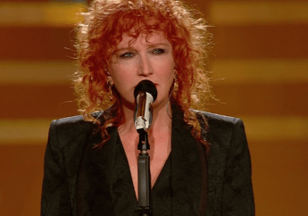 L'Ariston si alza in piedi per Fiorella Mannoia