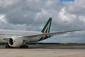 Alitalia, Di Maio convoca sindacati Alitalia, Di Maio convoca sindacati