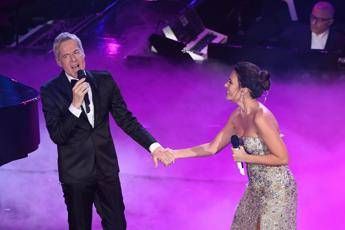 Il festival ricorda Mimì, l'Ariston si commuove Il festival ricorda Mimì, l'Ariston si commuove