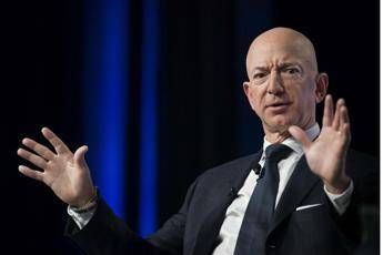 Bezos contro tabloid amico Trump: Mi ricatta Bezos contro tabloid amico Trump: Mi ricatta