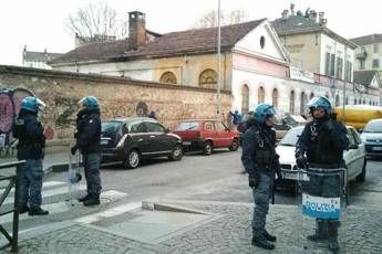 Asilo sgomberato a Torino, 3 arresti Asilo sgomberato a Torino, 3 arresti