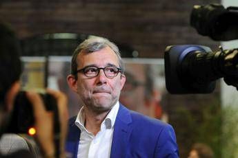 Giachetti ko: Distorsione per una buca, ma non è colpa della Raggi...