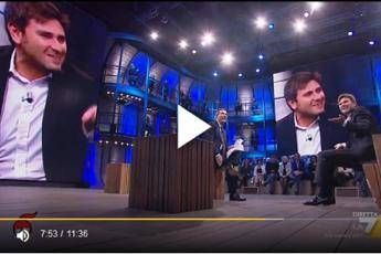Pubblico tiepido a DiMartedì Di Battista lo bacchetta