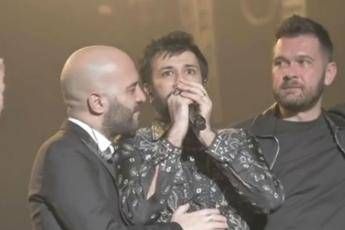 Sorpresa Negramaro, sul palco c'è Lele Sorpresa Negramaro, sul palco c'è Lele