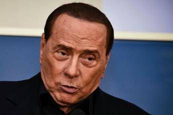 So chi ha diffuso mia frase su Merkel, la rivelazione di Berlusconi So chi ha diffuso mia frase su Merkel, la rivelazione di Berlusconi