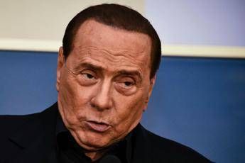 Berlusconi: Governo cadrà a breve