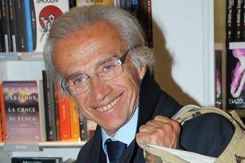 Addio a Gabriele La Porta, storico conduttore Rai Addio a Gabriele La Porta, storico conduttore Rai