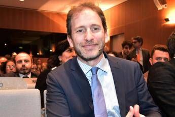 Casaleggio sonda gli eletti Casaleggio sonda gli eletti