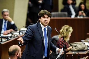 M5S, Buffagni attacca: Paragone? Io faccio politica, lui show