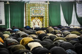 Imam Francia: Atto criminale andare ora in moschea per Ramadan