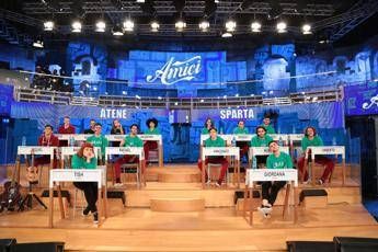 Al serale di 'Amici' torna Peparini e arriva Ricky Martin Al serale di 'Amici' torna Peparini e arriva Ricky Martin