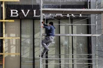 Colpo da Bulgari, non gilet gialli o black bloc ma rapinatori Colpo da Bulgari, non gilet gialli o black bloc ma rapinatori