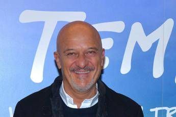 Bisio: Io premier cretino tra due vice litiganti Bisio: Io premier cretino tra due vice litiganti