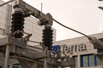 Terna, da attività non regolate contributo a ebitda pari a 450 mln in arco piano Terna, da attività non regolate contributo a ebitda pari a 450 mln in arco piano