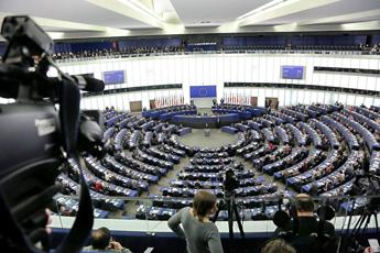 Parlamento Ue boccia commissari Ungheria e Romania