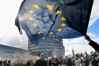 Sondaggio: emergenza premia governi in Ue, giù i sovranisti