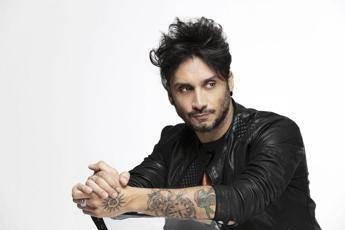 Fabrizio Moro'Figli di nessuno è album benedetto e incazzato