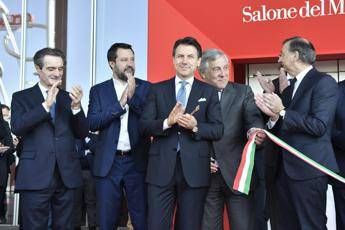 Salvini: Una flat tax per famiglie e dipendenti Salvini: Una flat tax per famiglie e dipendenti