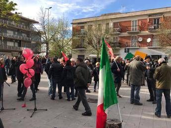 Rom a Casalotti? Il quartiere scende in piazza Rom a Casalotti? Il quartiere scende in piazza
