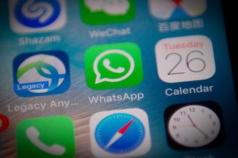 WhatsApp, 'Elimina per tutti' non cancella davvero da iPhone
