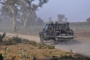 Nigeria, jihadisti prendono in ostaggio centinaia di civili