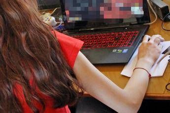 Coronavirus, classi virtuali nel 48,5% delle medie e nel 70,4% delle scuole superiori Coronavirus, classi virtuali nel 48,5% delle medie e nel 70,4% delle scuole superiori