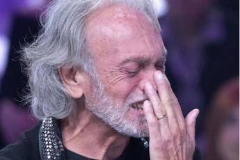 Io e Karin non ci lasceremo mai, Fogli scoppia a piangere Io e Karin non ci lasceremo mai, Fogli scoppia a piangere