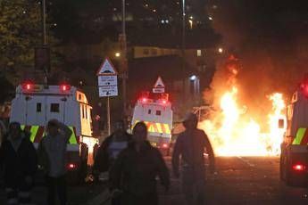 Scontri in Irlanda del Nord, muore una giornalista di 29 anni Scontri in Irlanda del Nord, muore una giornalista di 29 anni