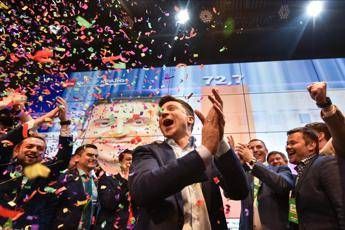 Zelenski batte Poroshenko Zelenski batte Poroshenko