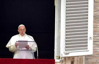 Papa: Tutti condannino atti disumani Papa: Tutti condannino atti disumani