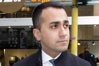 Di Maio e i big 'pellegrini' sulla tomba di San Francesco Di Maio e i big 'pellegrini' sulla tomba di San Francesco
