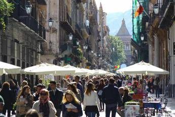 A Palermo 'La Via dei Librai, c'è anche Pif A Palermo 'La Via dei Librai, c'è anche Pif